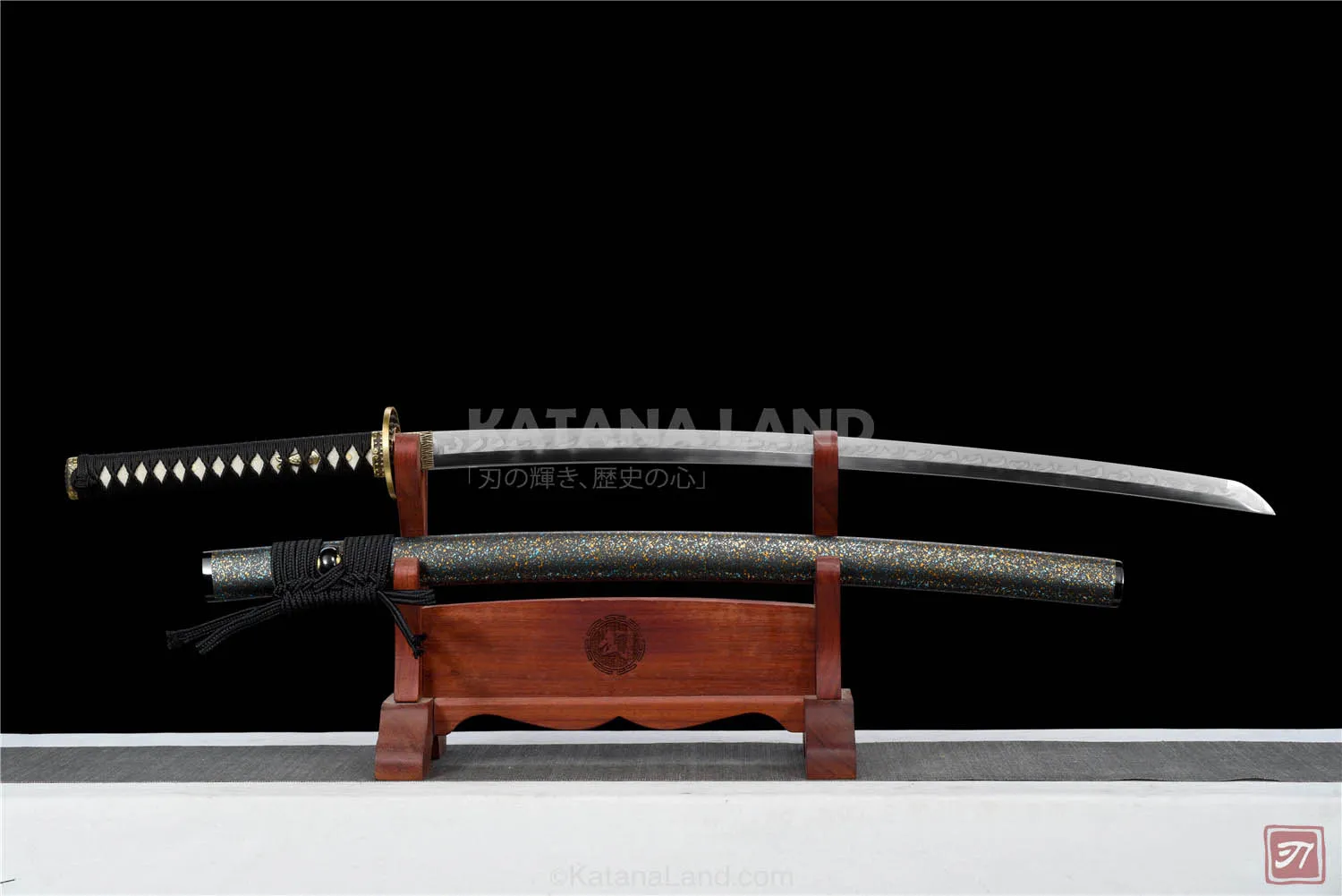 Green Samurai Katana featuring Hamon