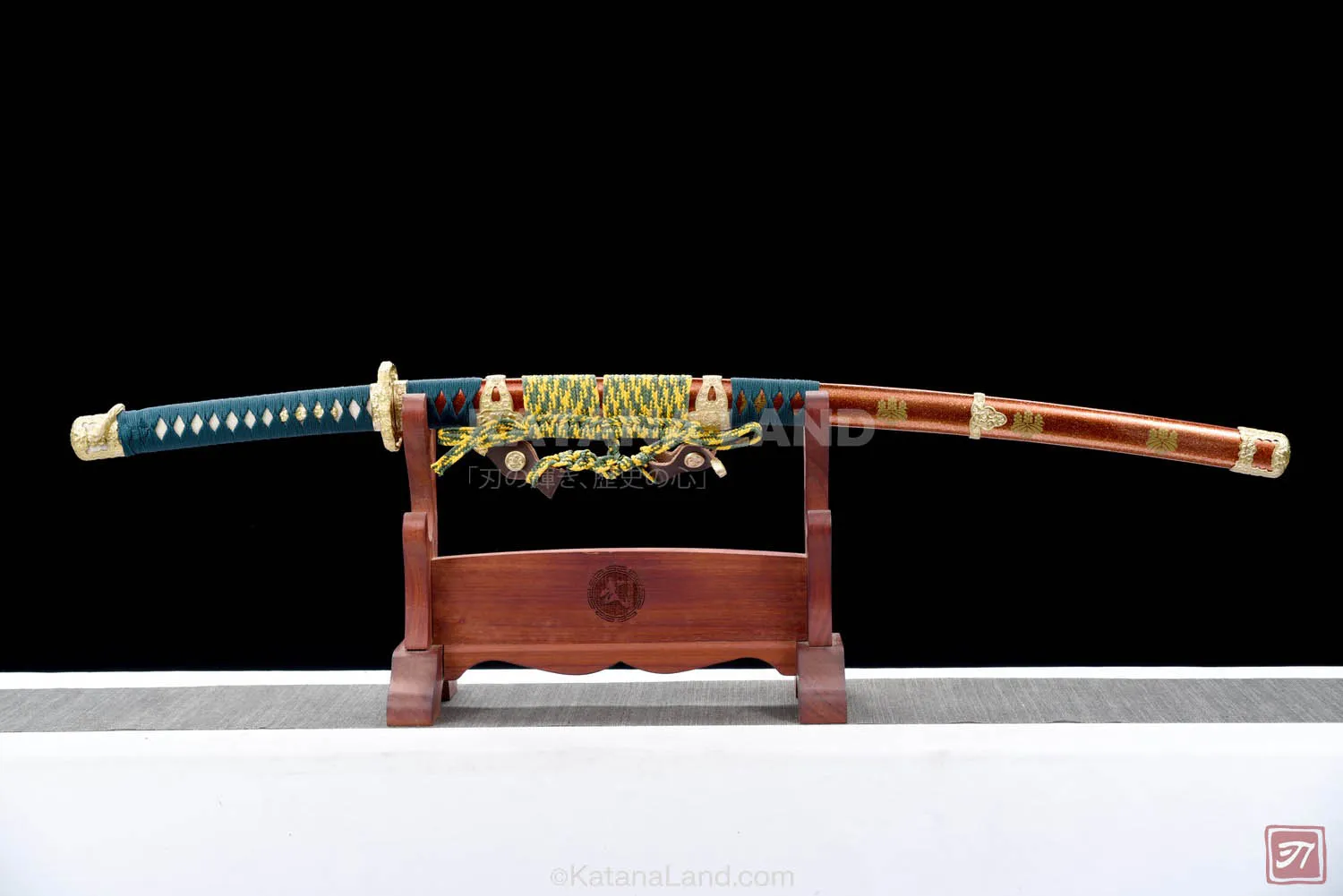 Satake no Tachi samurai katana with Damascus steel blade