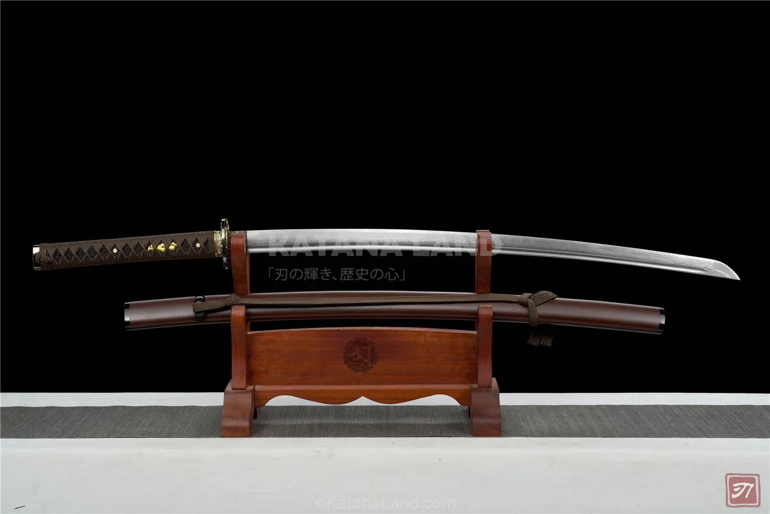 Green samurai katana featuring BO-HI