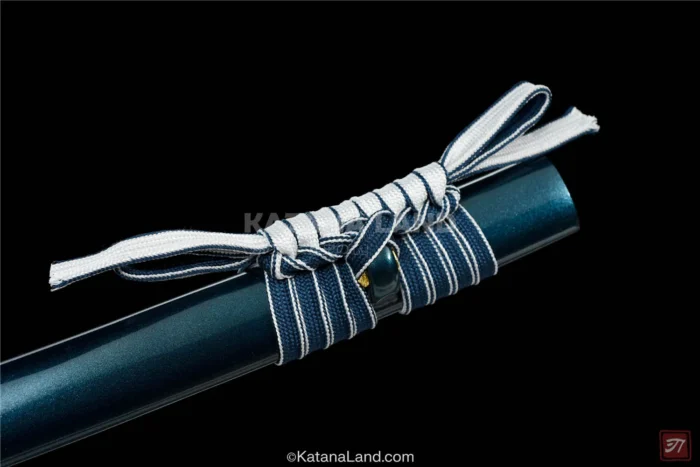 Exquisite Frostblade Samurai Katana with Reflective Finish