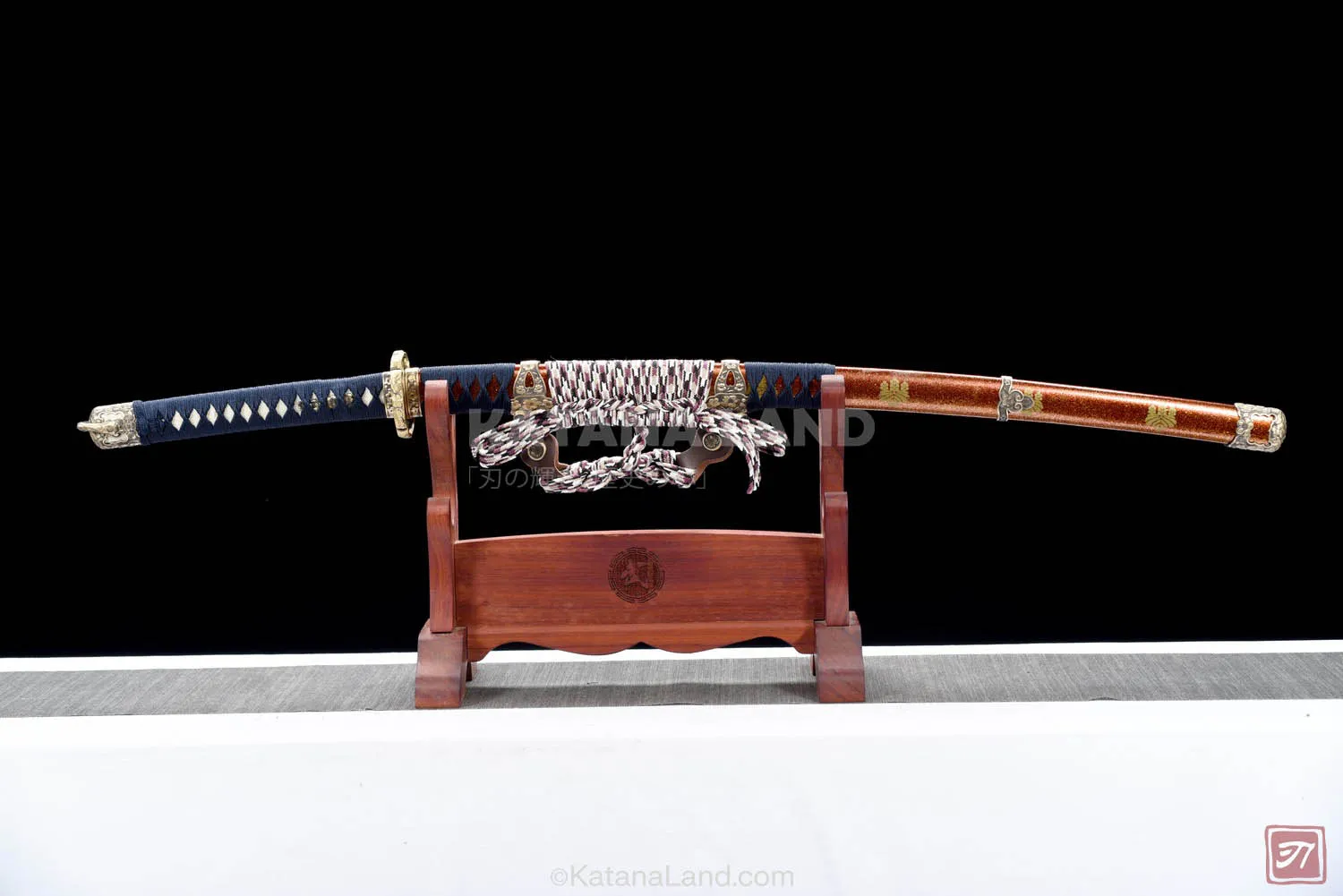 Fujiwara no Tachi katana with Damascus steel blade