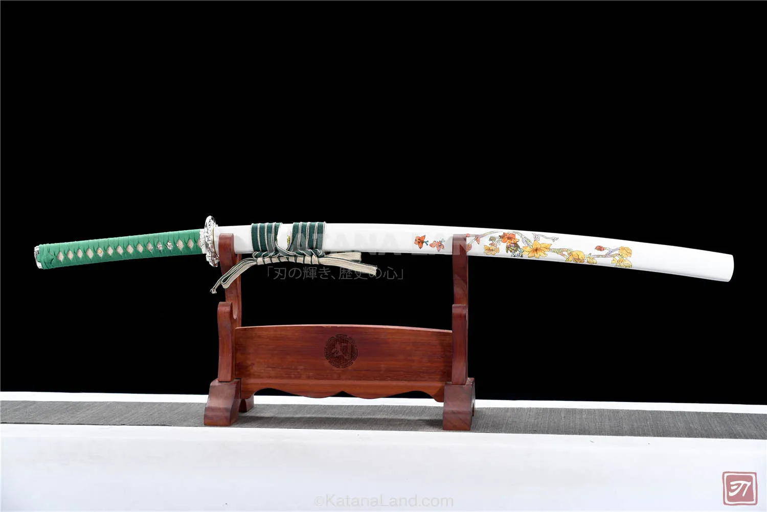 Harumai no Tachi samurai katana with Damascus steel blade