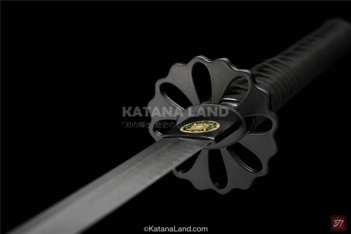 Damascus steel sword with samurai heritage