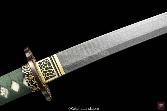 Aoi Kage samurai sword with unique Hamon pattern