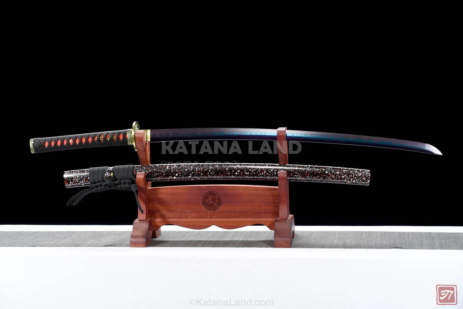 Black samurai katana featuring unique Hamon