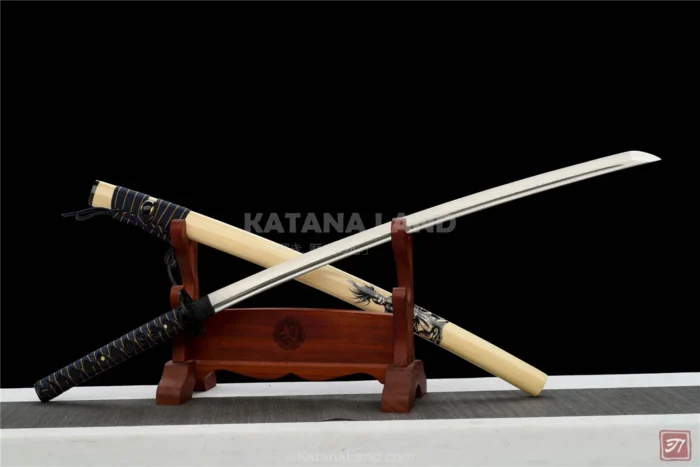 Damascus steel katana with unique Hamon pattern