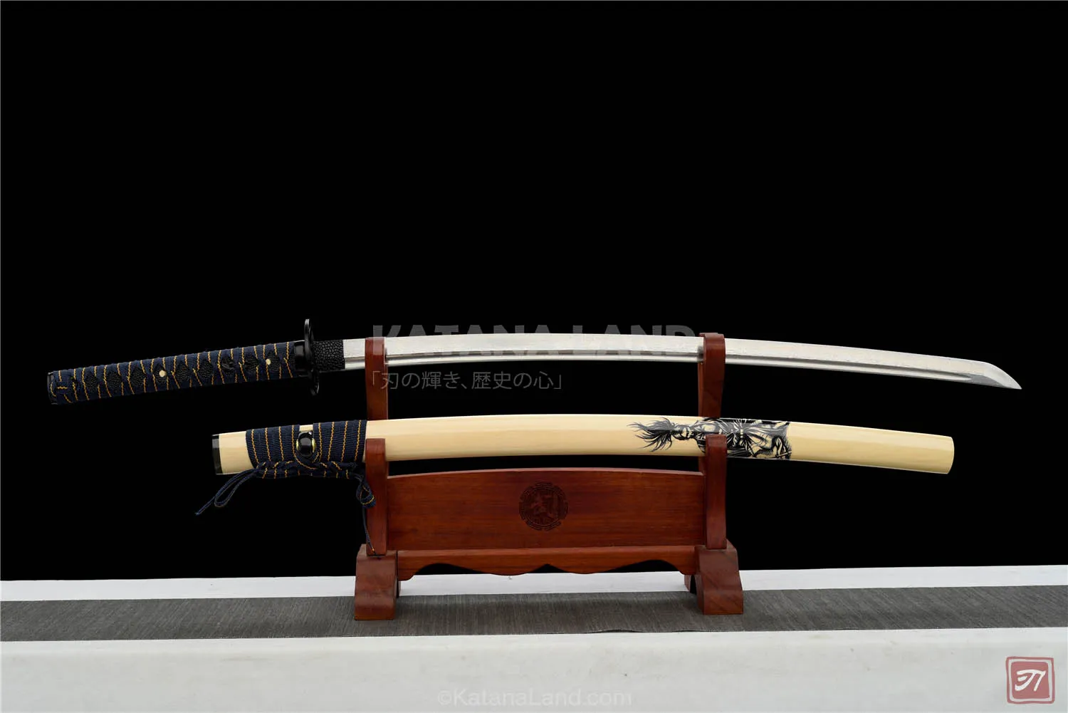 Yellow samurai katana featuring BO-HI