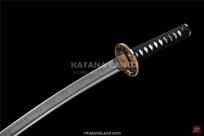 Akatsuki Tora katana showcasing classic samurai craftsmanship