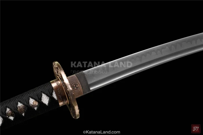 Samurai katana Akatsuki Tora crafted from T10 steel