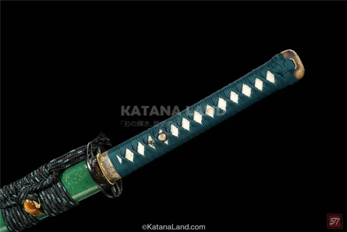 Stunning green katana with authentic Hamon detailing