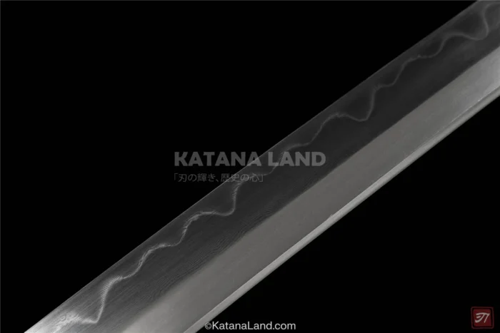 Unique Hamon design on Damascus steel katana