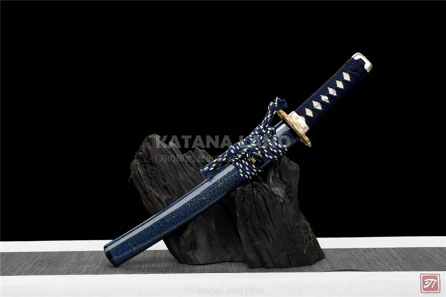 Aoi Lotus Katana with Damascus Steel Blade