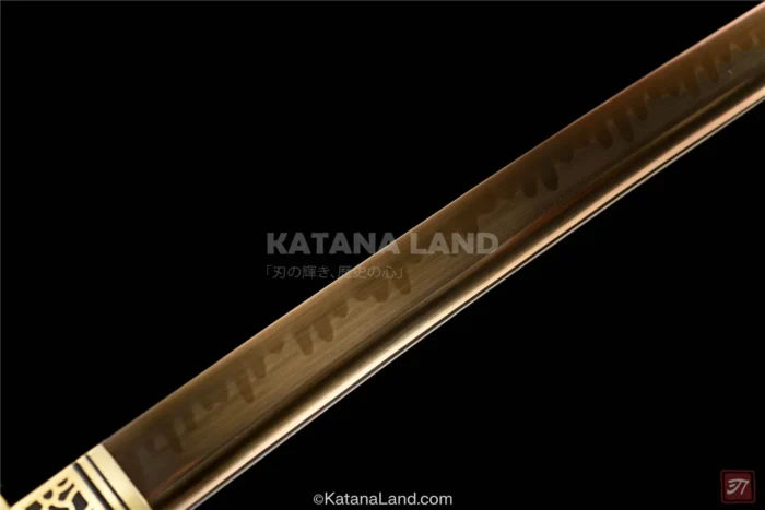 Traditional katana with BO-HI and T10 steel craftsmanship